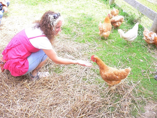 amy at farm sanctuary NY 2009